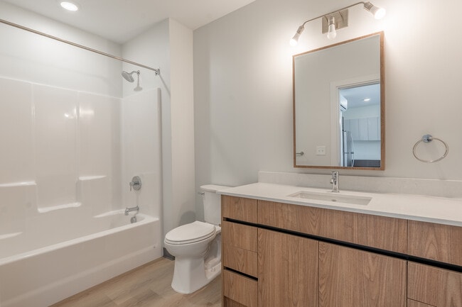 Building Photo - The Howard