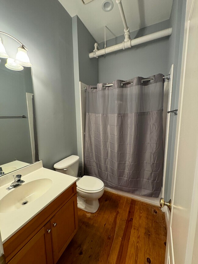 Full Bath - 26 N Main St