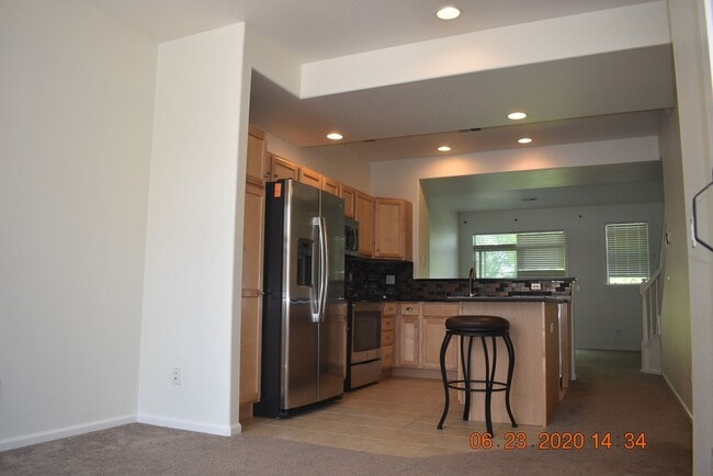 Building Photo - Beautiful 2 Bedroom Townhome / Old Town Ar...