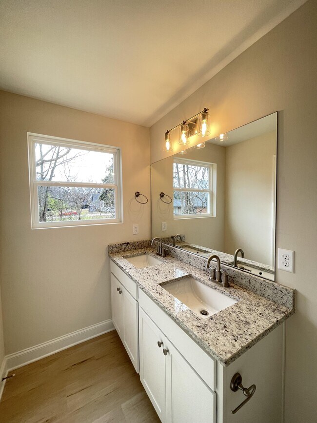 Foto del edificio - 307 W 42nd St