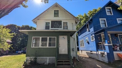 Building Photo - 848 Clark St