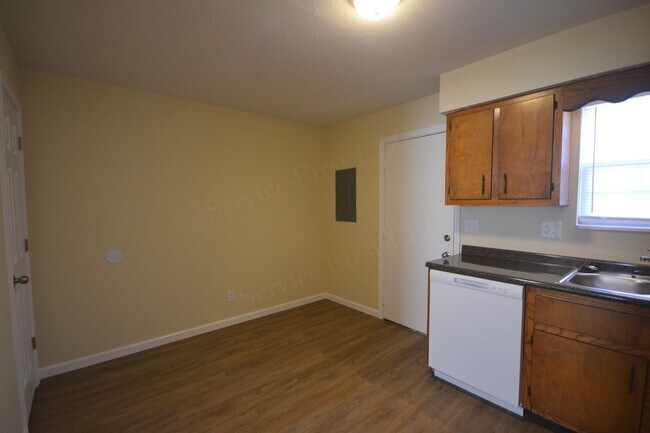 Foto del edificio - Northwood Hills 8 plex
