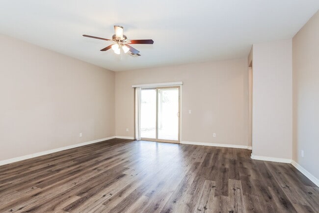 Foto del edificio - 33022 N Falcon Trail