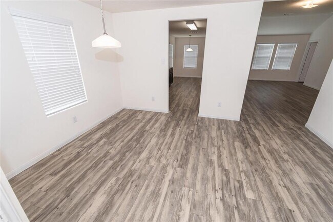 Building Photo - 90 Santa Barbara Dr