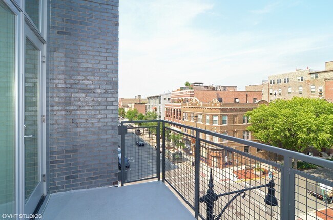 Foto del edificio - 1507 W Carmen Ave
