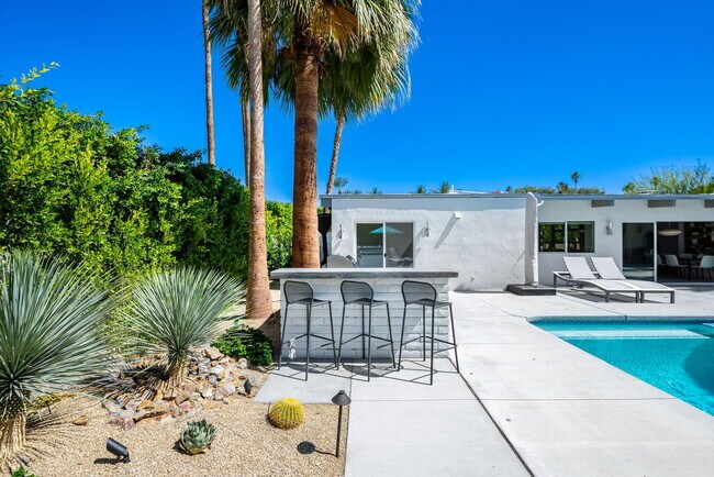 Building Photo - 1155 E Paseo El Mirador