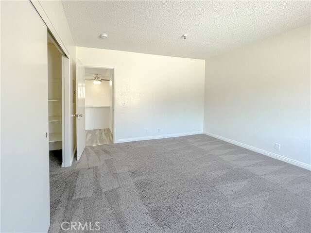 Foto del edificio - 13535 Yukon Ave