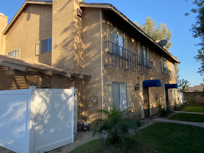 Building Photo - 918 S Mountain Ave