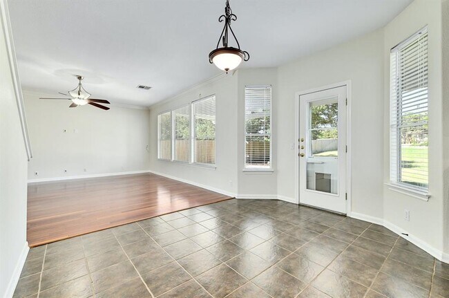 Foto del edificio - 20308 Farm Pond Ln