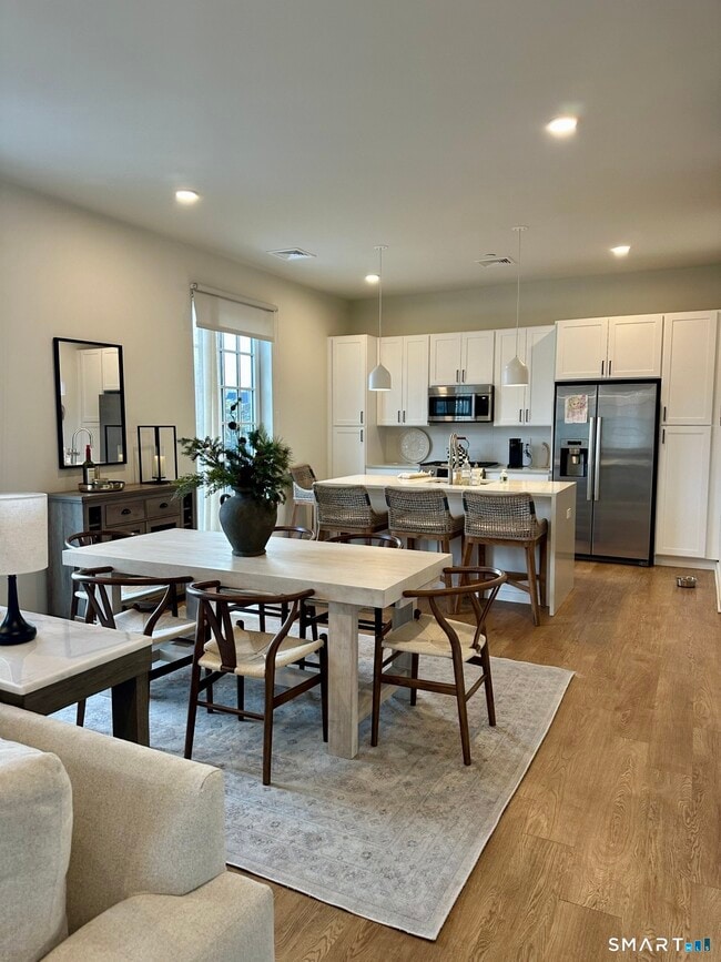 Building Photo - 15 Corbin Dr