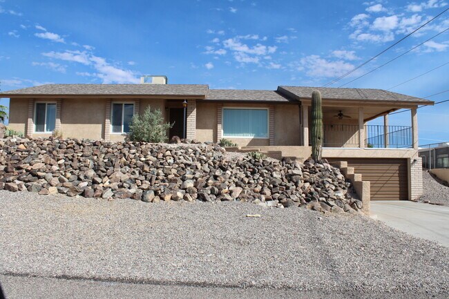 Foto del edificio - Remodeled 3 Bed 2 Bath Long Term Rental!