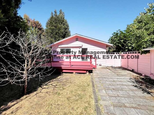 Photo - 22325 N 4th St (Castro Valley, CA) House