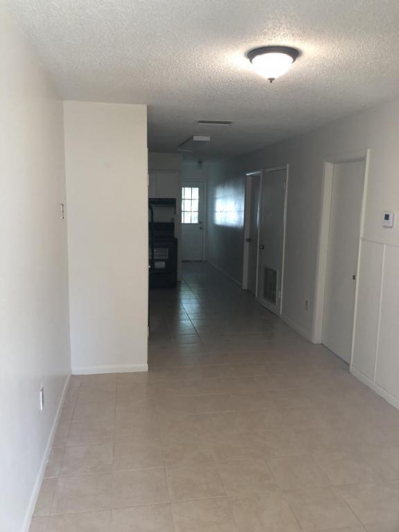 Building Photo - 1116 N Brunnell Pkwy