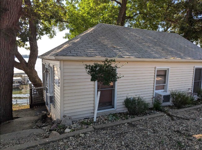 Foto del edificio - 1280 Village Oaks Dr