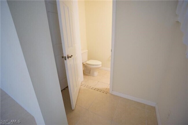 Building Photo - 9774 Roundstone Cir