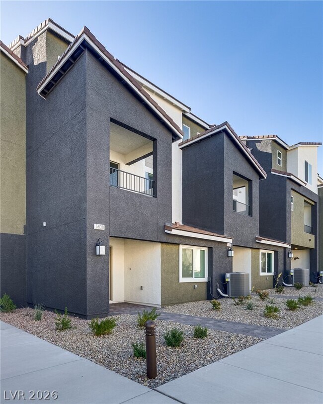 Foto del edificio - 5838 Kips Bay St