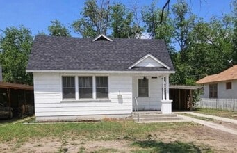 Building Photo - 307 N Mesquite St