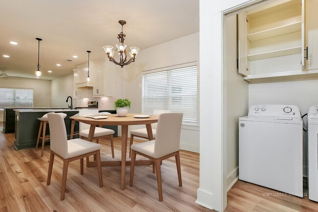 Building Photo - Beautiful 3 Bedroom Home