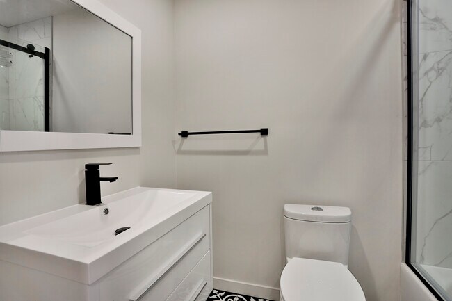 Building Photo - 2110 Fullum Rue