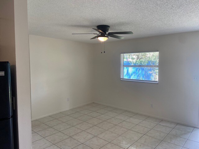 Foto del edificio - 8420 N Brooks St