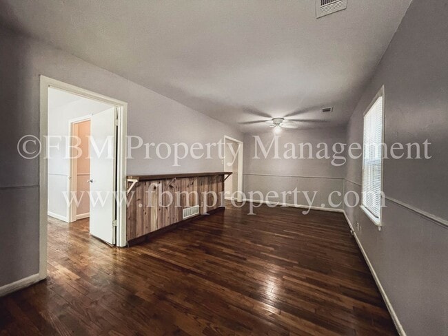 Building Photo - 409 Grace St