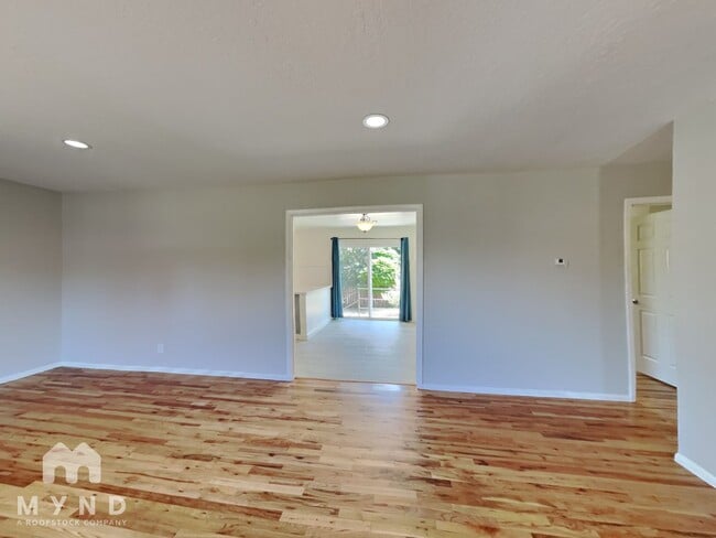 Building Photo - 3450 Pierremont Rd