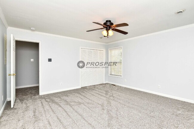 Foto del edificio - 1082 Hampton Rd