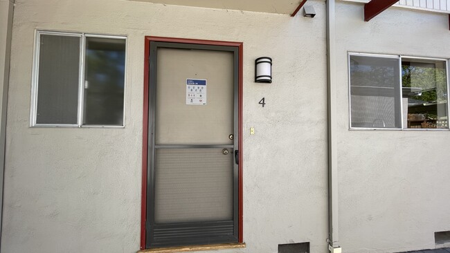 Building Photo - 569 Addison Ave