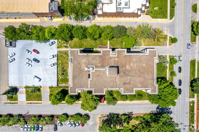 Foto aérea - 3100 Grand Ave
