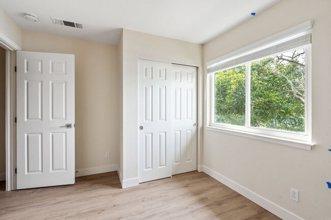 Building Photo - Gardenside Apartments