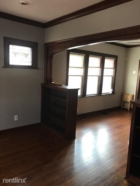 Building Photo - 2606 Schrage Ave
