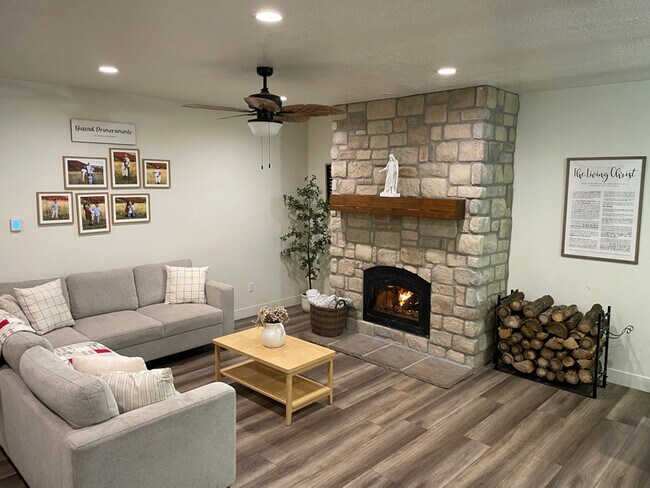 Foto del edificio - 2030 150 W