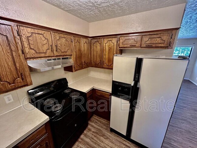 Building Photo - 308 SE 10th Apt G