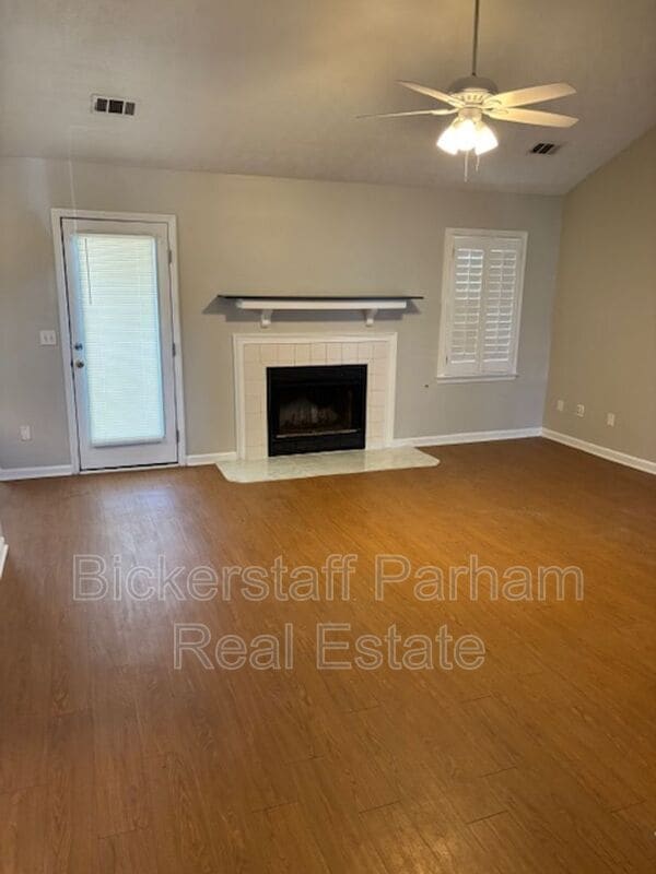 Foto del edificio - 7121 Vinings Ct