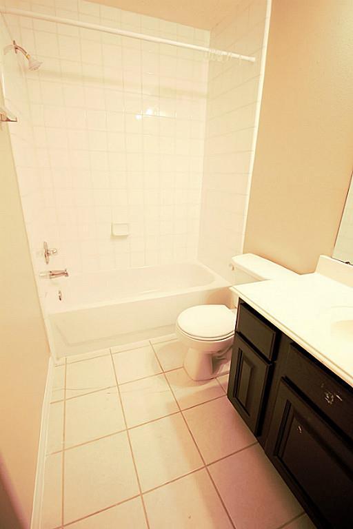 Building Photo - 22811 W Fairfax Village Cir