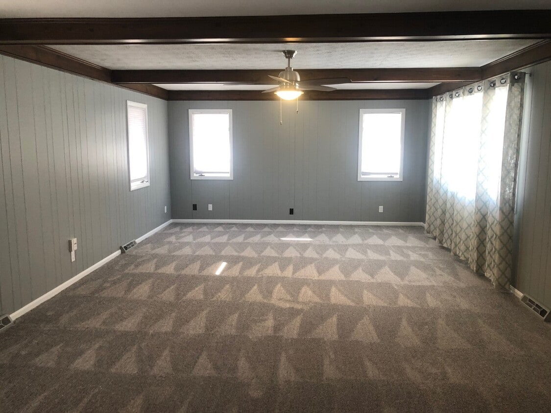 8380 Abbey Rd, North Royalton, OH 44133 House Rental in North Royalton, OH