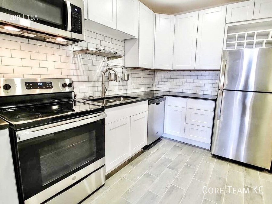 Primary Photo - Renovated 2 Bedroom in Midtown w/ Private ...