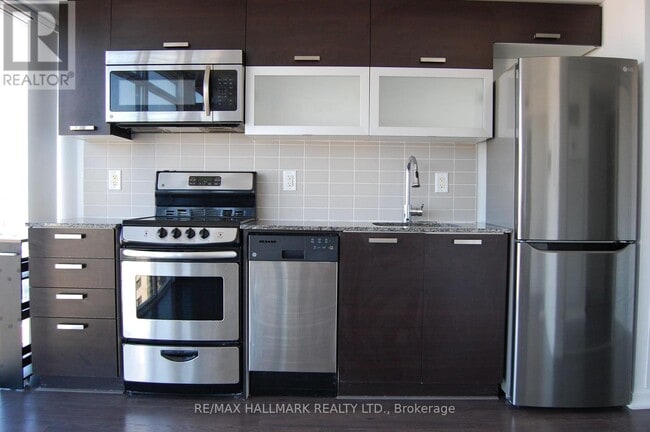 Building Photo - 36-21236 Lisgar St