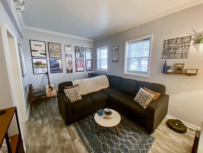 Foto del edificio - 3818 N Sheffield Ave