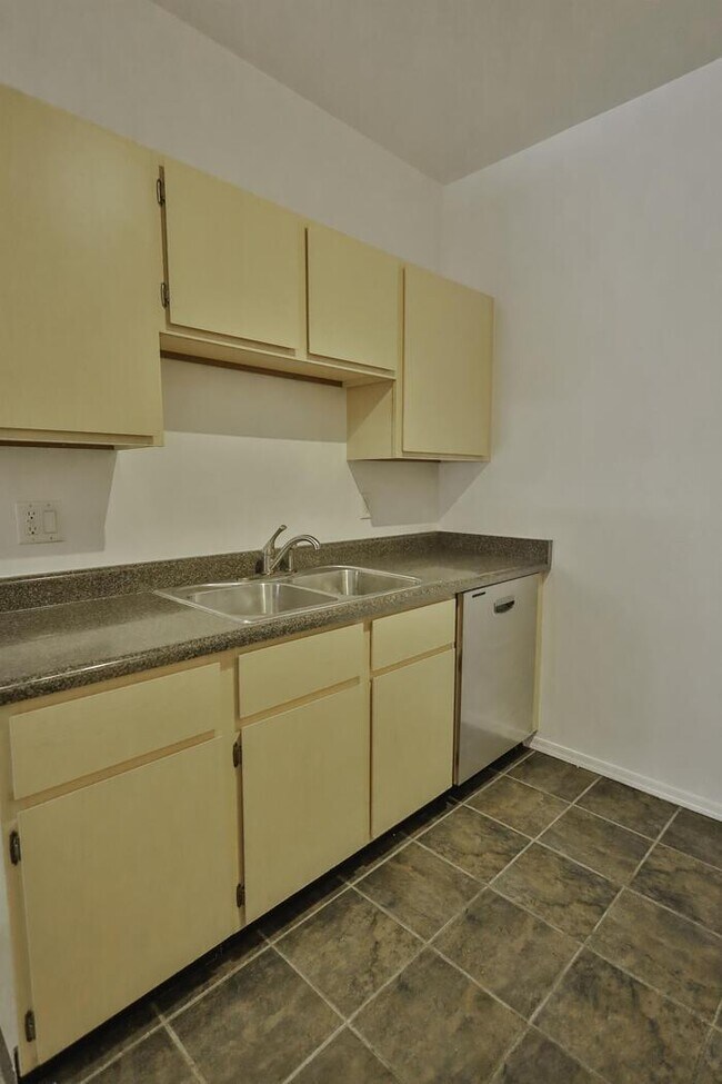 18840 S Esherton Dr, Sahuarita, AZ 85614 Townhome Rentals in
