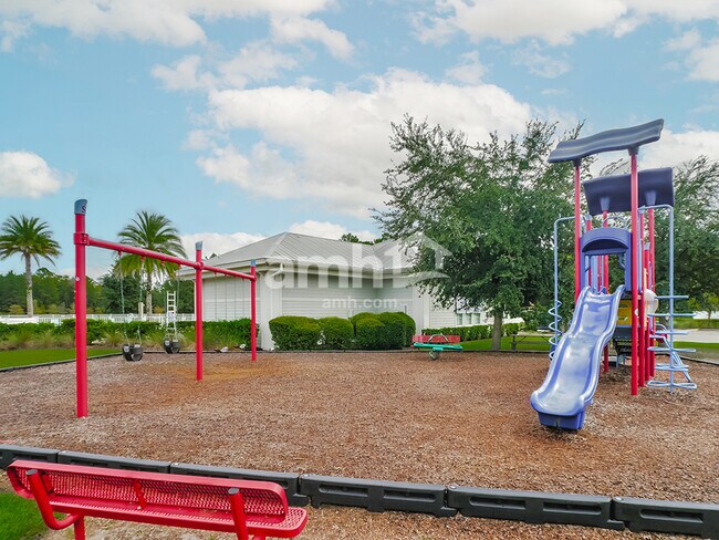 Foto del edificio - 388 Sandstone Dr