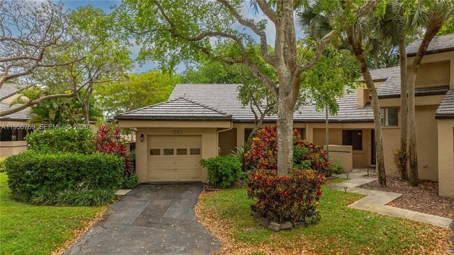 Building Photo - 9360 Chelsea Dr S