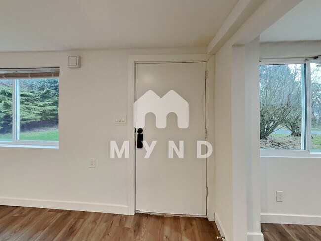 Building Photo - 303 S 104th St Apt B