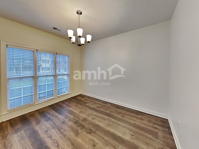 Foto del edificio - 3075 Kings Dr