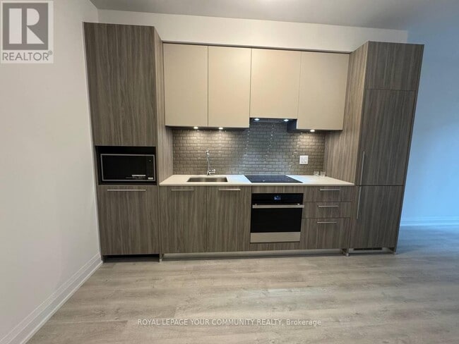 Photo du bâtiment - 65 Broadway Ave