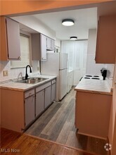 Building Photo - 565 West Ave