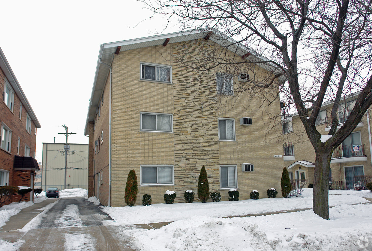 Building Photo - Austin Place