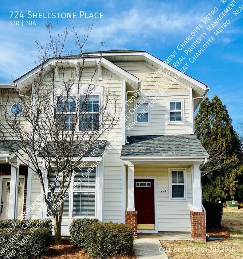 Primary Photo - Charming 3 bedoom 2.5 bath town home in th...