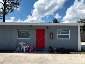 Building Photo - 415 W Lancaster Rd