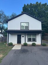 Building Photo - 1408 Normalview Dr